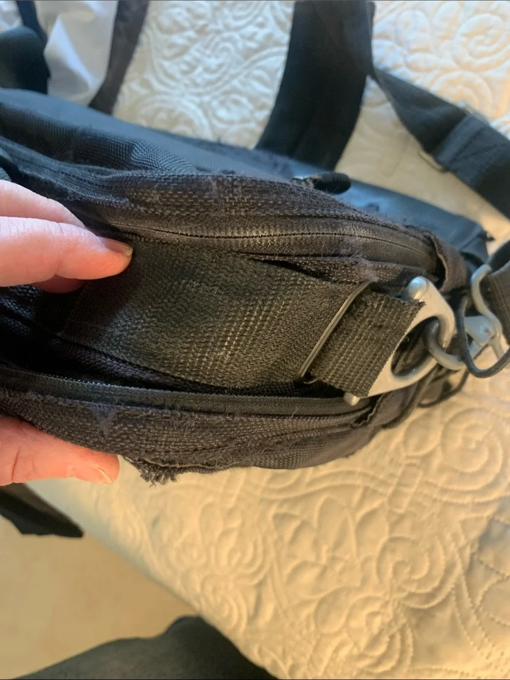 Oakley durable messenger